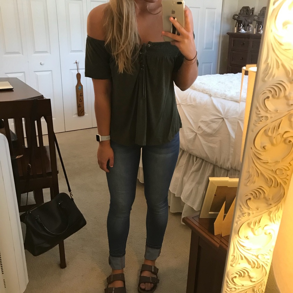 Hunter Green Shoulder Tee